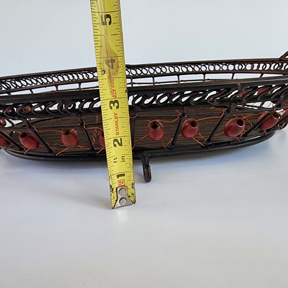 Contemporary Lg. Centerpiece METAL WIRE BASKET FRUIT TRAY w/ Wood Beads & Bottom - Picture 9 of 9